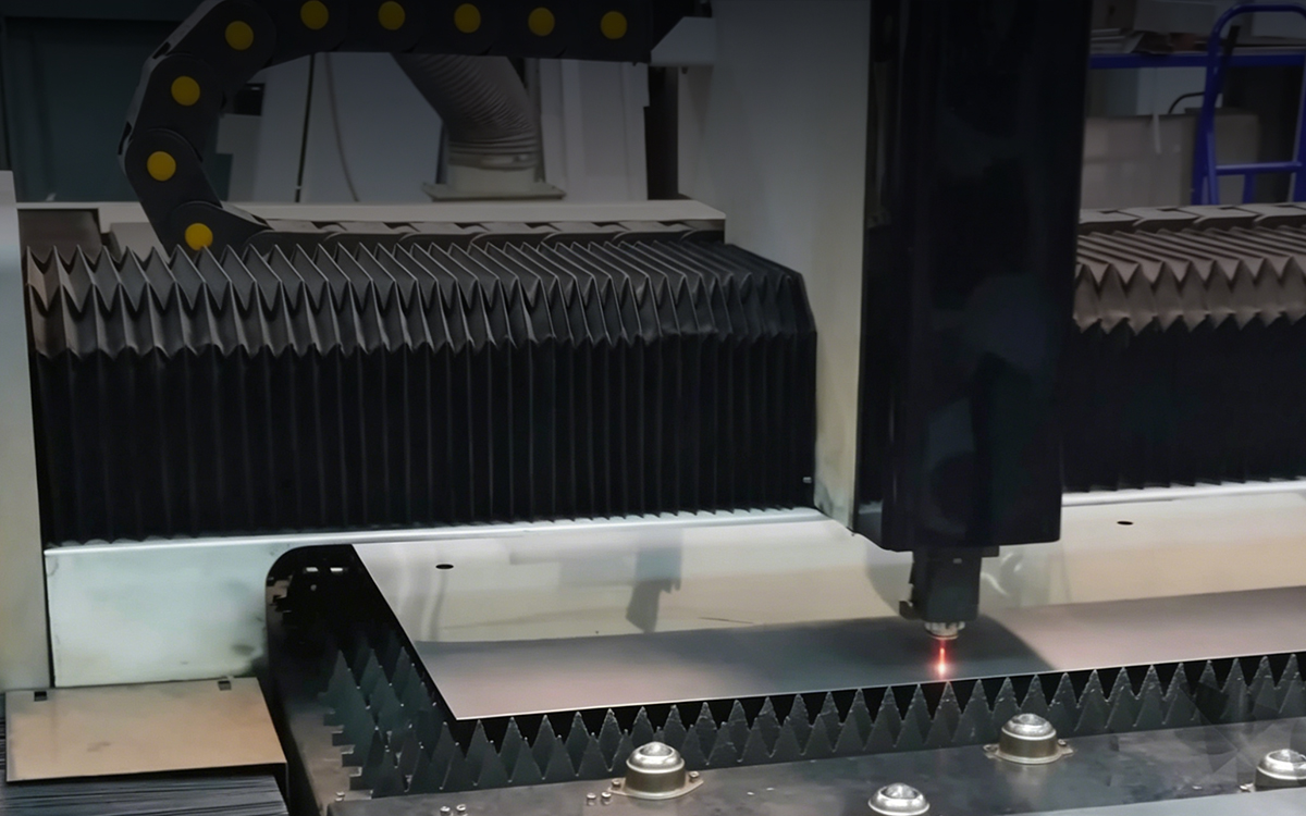 Accordion protective cover